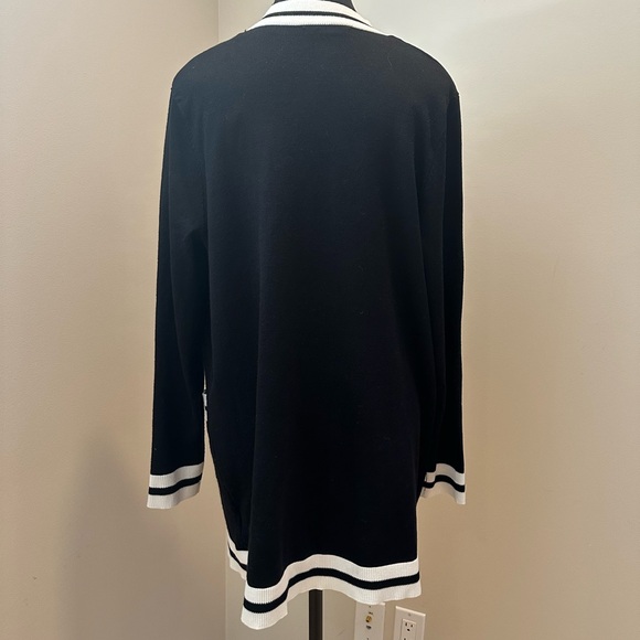 Black cardigan with white trims - Picture 5 of 7